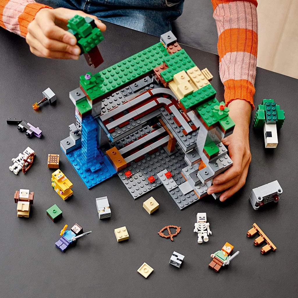 LEGO Minecraft 21169 The First Adventure 542 Piece Building Kit