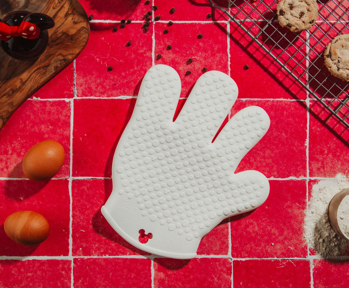 Disney Mickey Mouse Hand Silicone Oven Mitt