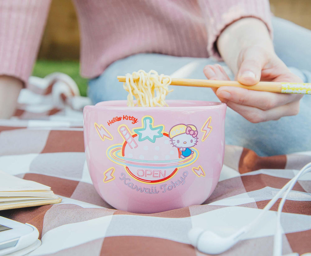 Sanrio Hello Kitty "Kawaii Tokyo" 20-Ounce Ramen Bowl and Chopstick Set