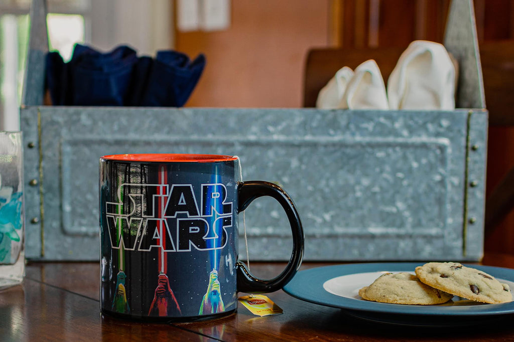 Star Wars Lightsaber Mug | Star Wars Heat Changing Mug | Holds 20 Ounces
