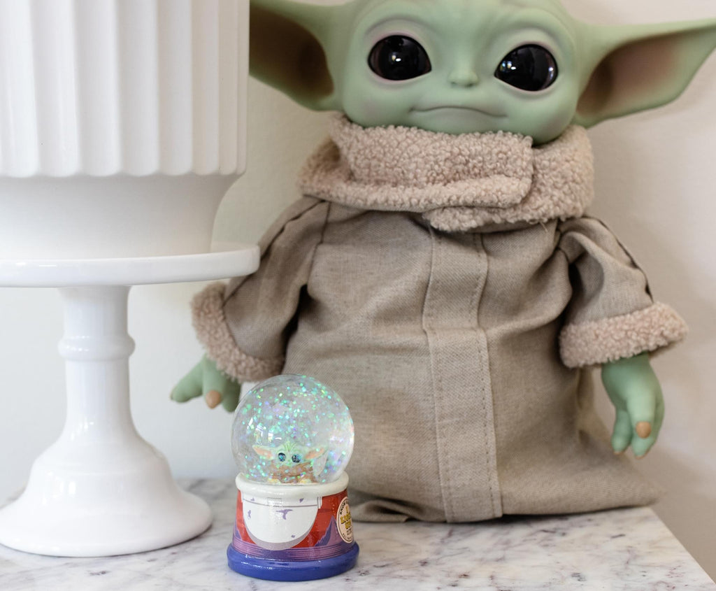 Star Wars: The Mandalorian The Child Hover Pod Light-Up Mini Snow Globe